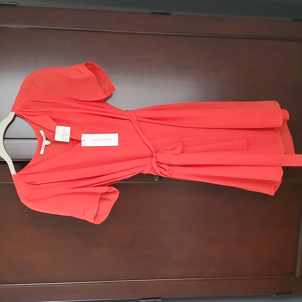 Collective Concepts orange v-neck, short sleeve dress. Medium.